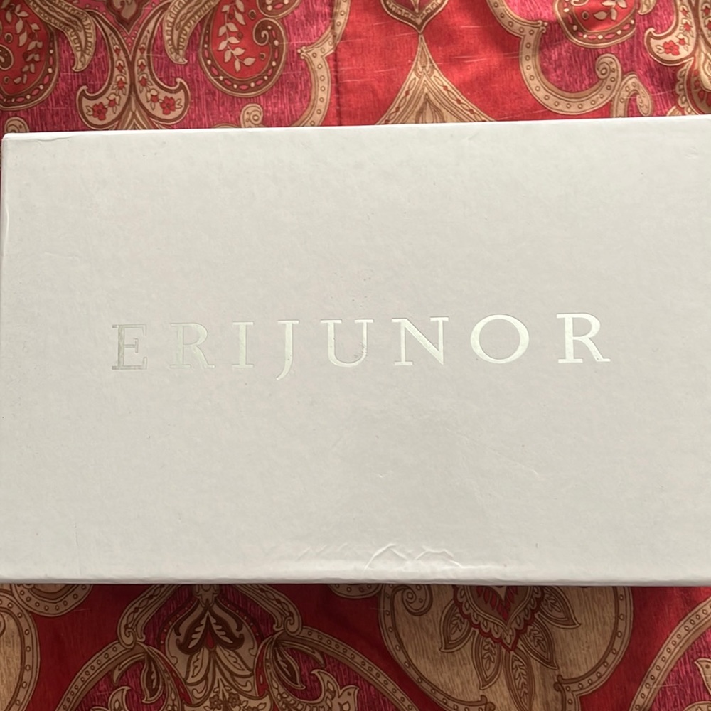 Erijunor Ivory Lace Pointy Toe Size 5